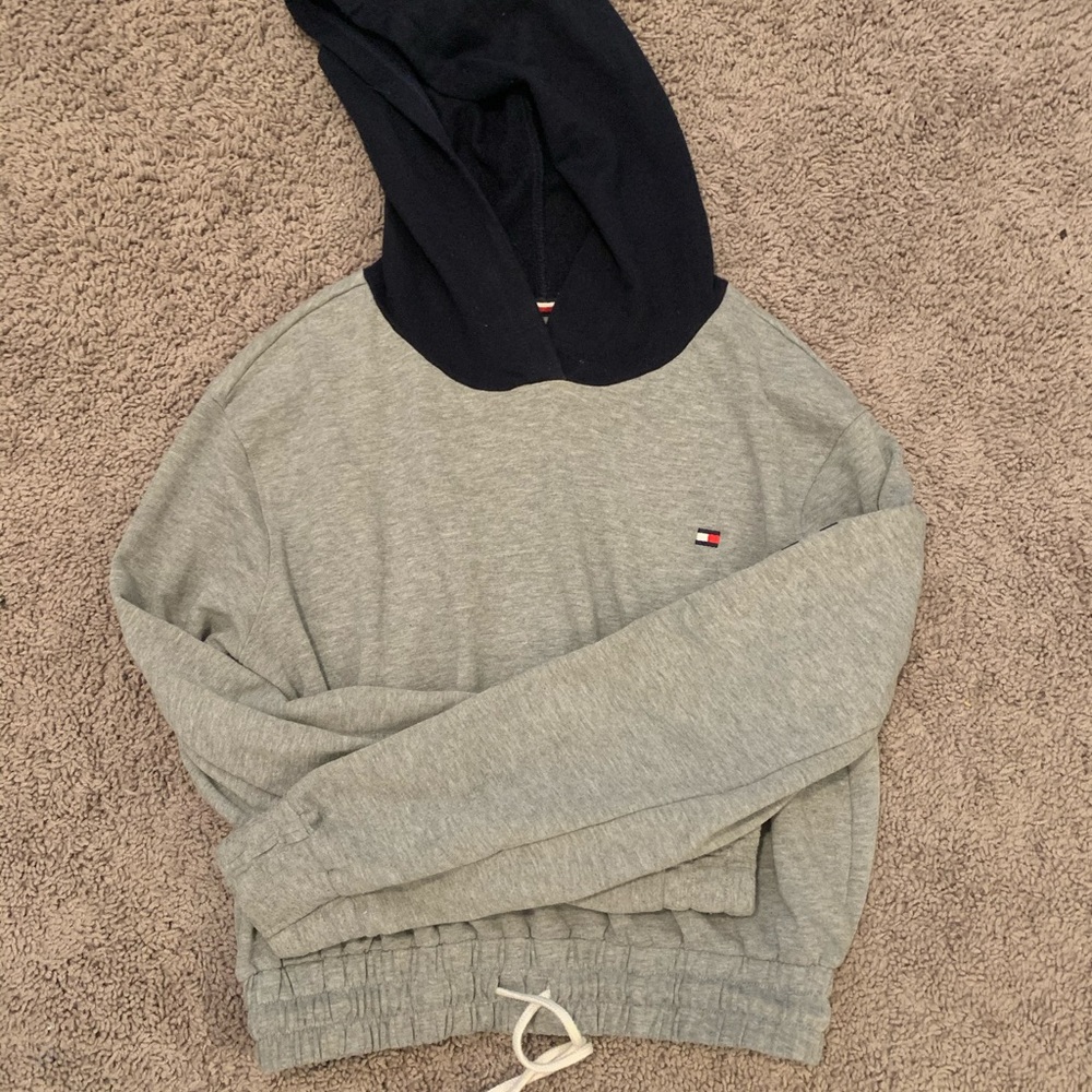 Tommy Hilfiger UO hoodie